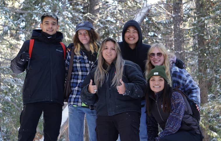 studentsinthefieldpic