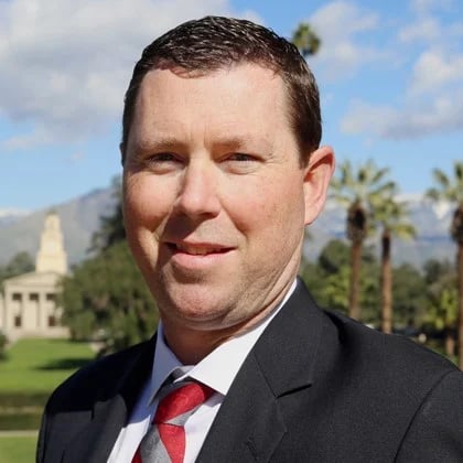 a man in a suit and tie