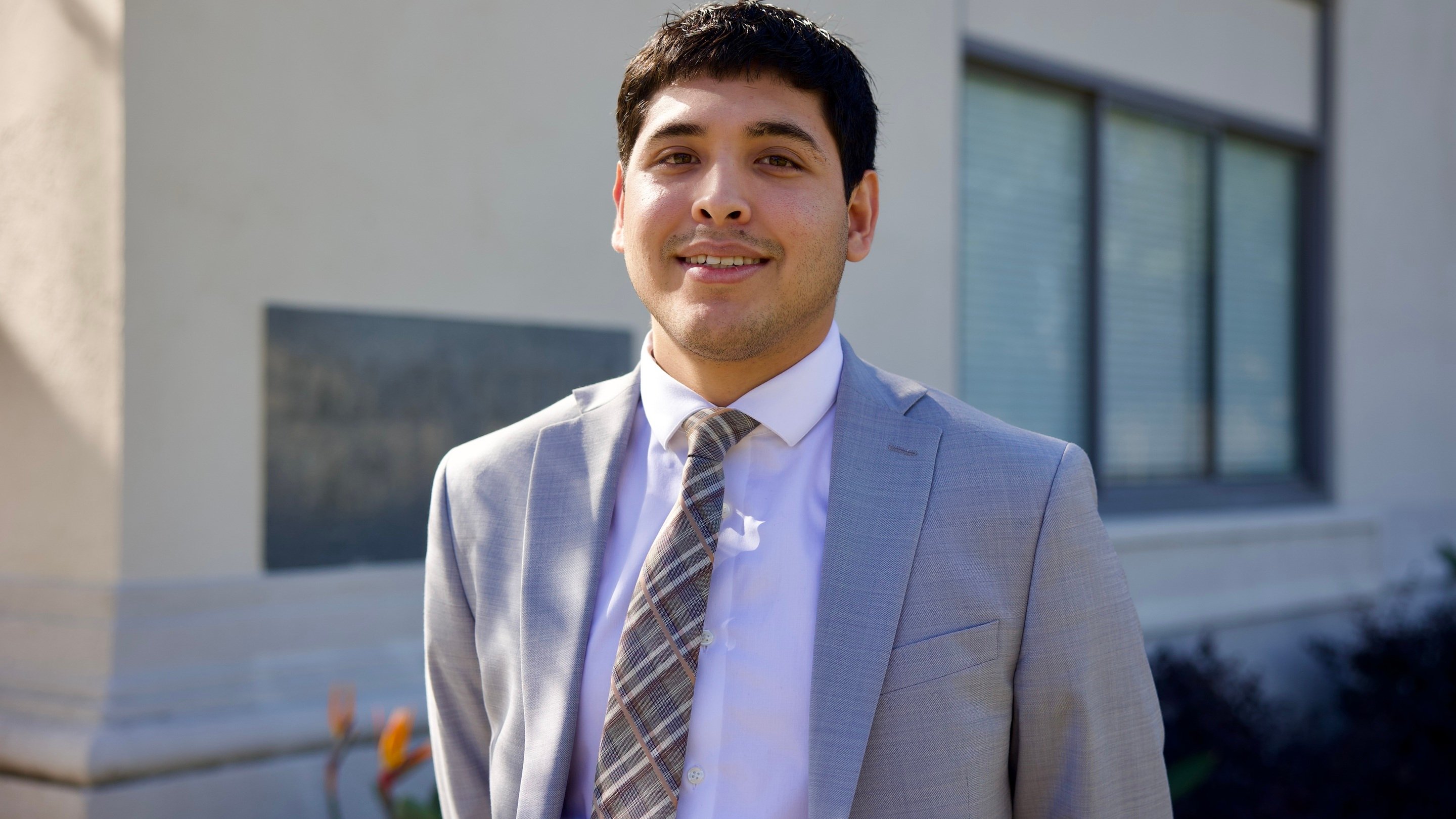 a man in a suit and tie