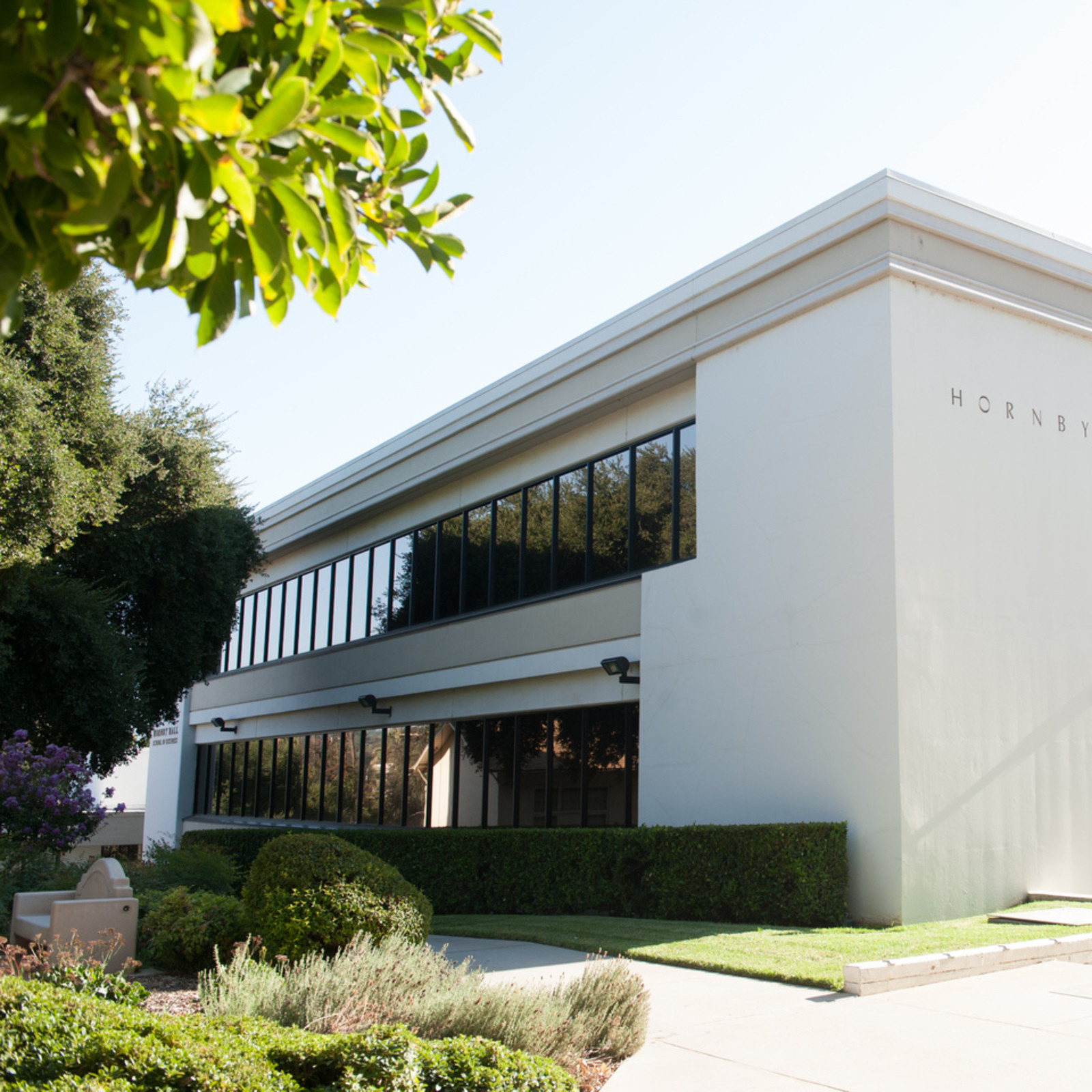 Hornby-Exterior-1600x1600