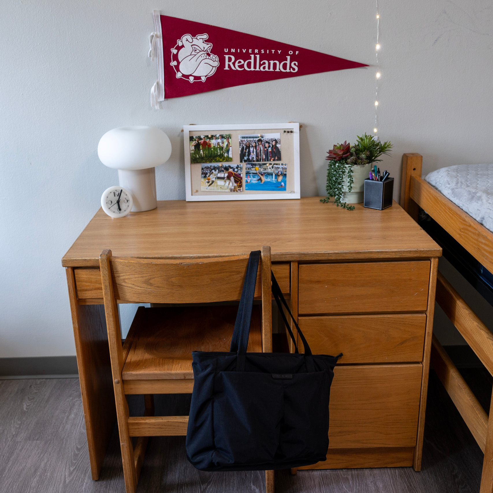 North-desk-1707x1707