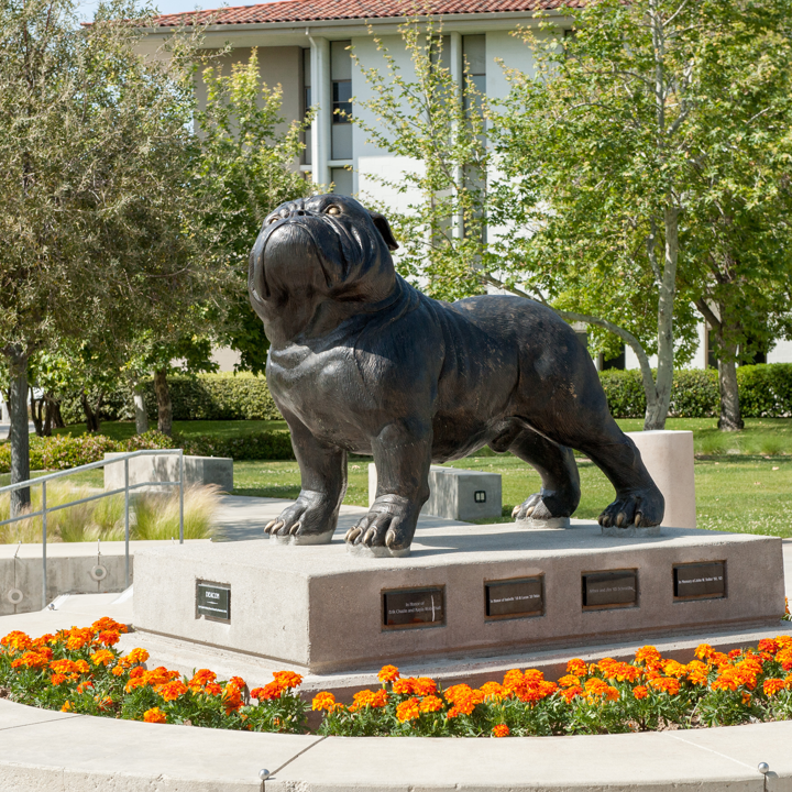 010_Bulldog Statue_20180413_CM 1