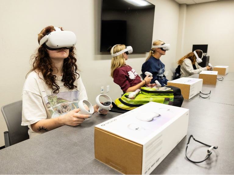 3793126701-oculus-student