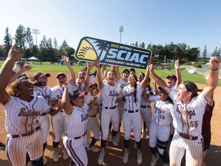 softball-team-768x576
