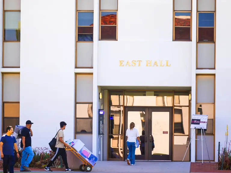 media-masthead---student-move-in-day (1)